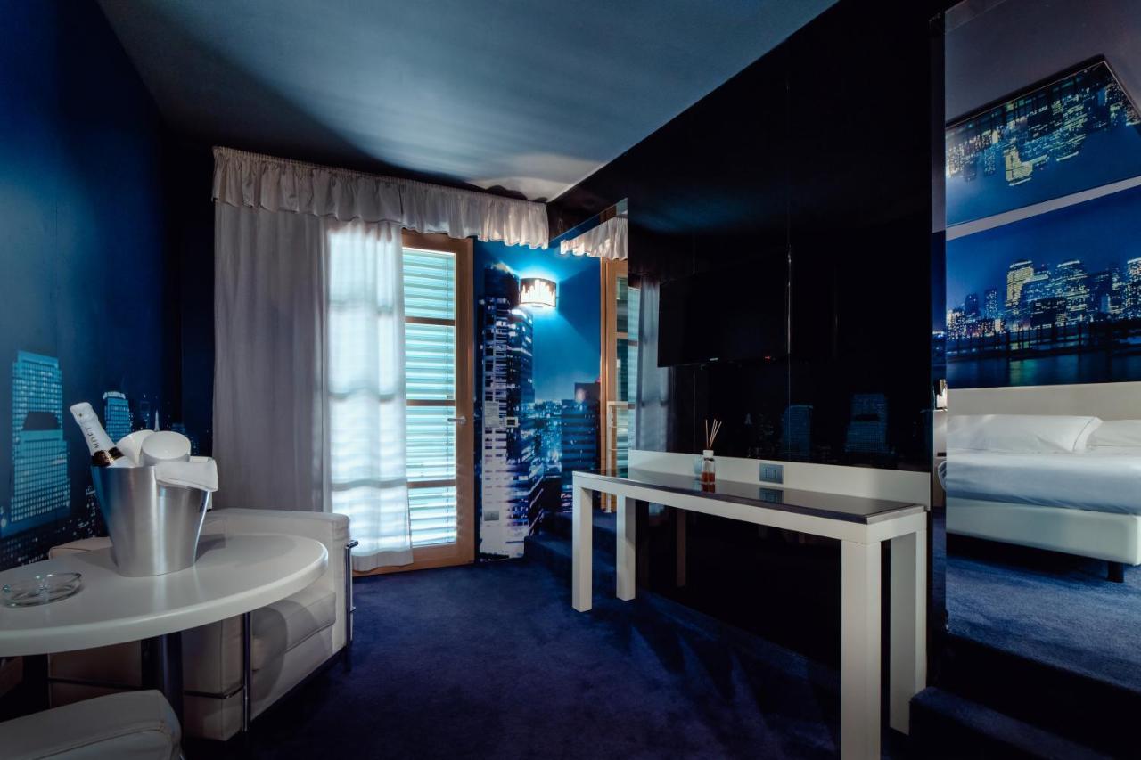 Motel Hotel Piranha Cameriano Eksteriør billede