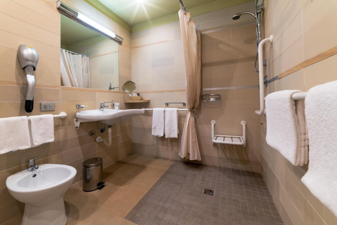 Motel Hotel Piranha Cameriano Eksteriør billede