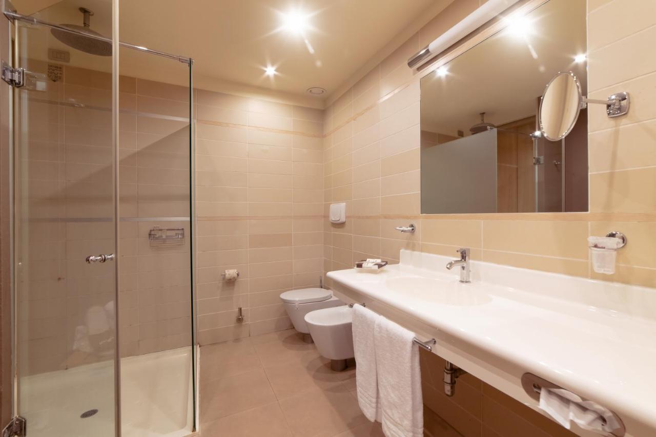 Motel Hotel Piranha Cameriano Eksteriør billede